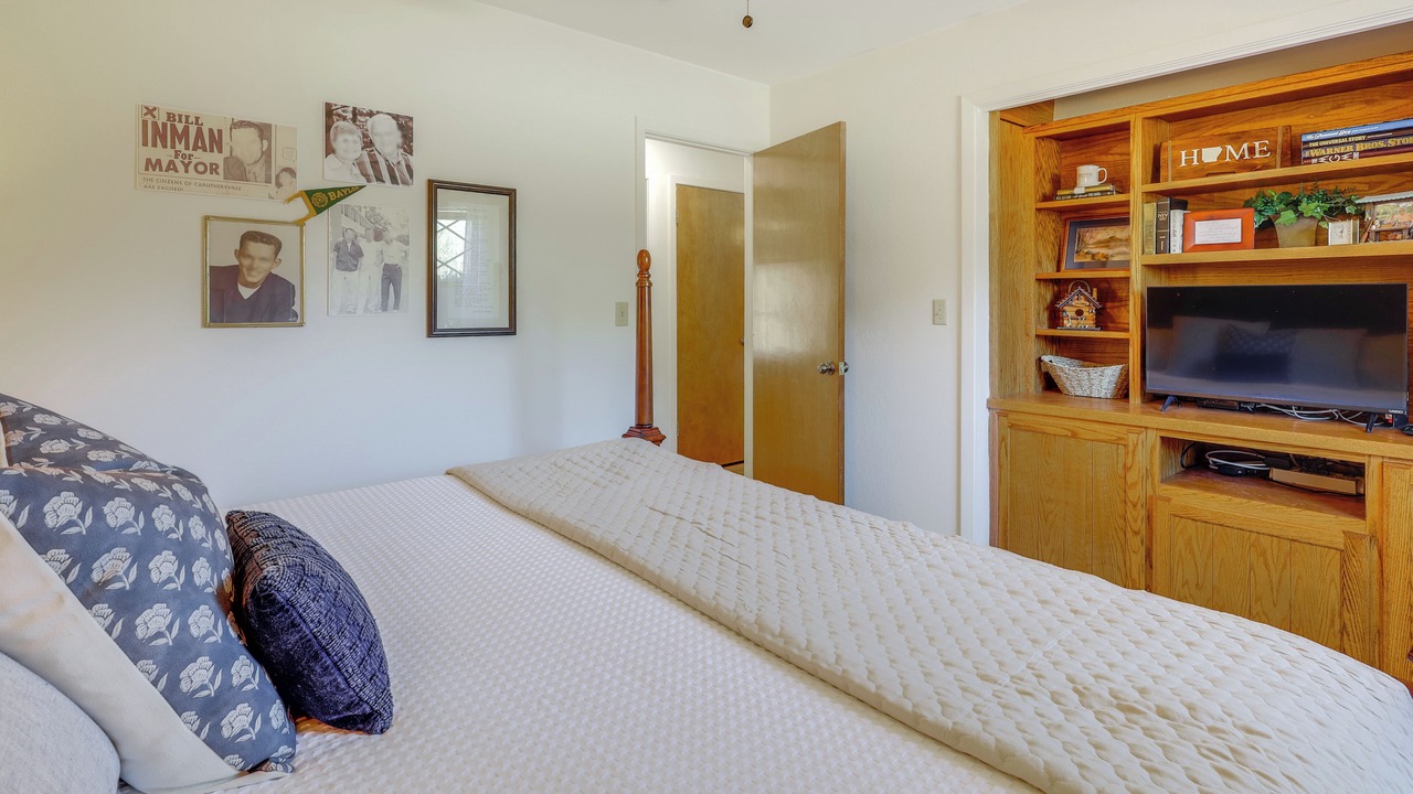 Photo of Bedroom in Swinging Bridge Village