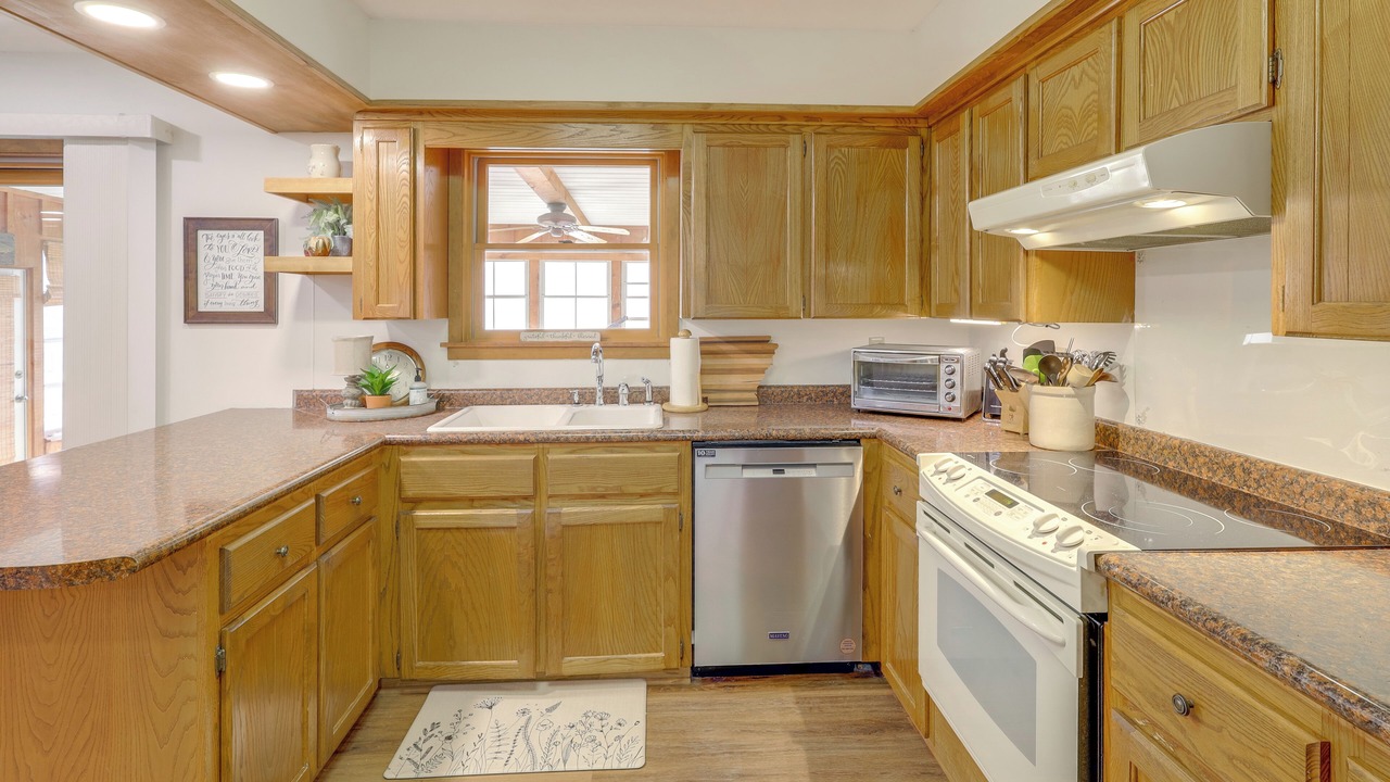 Photo of Kitchen in Swinging Bridge Village
