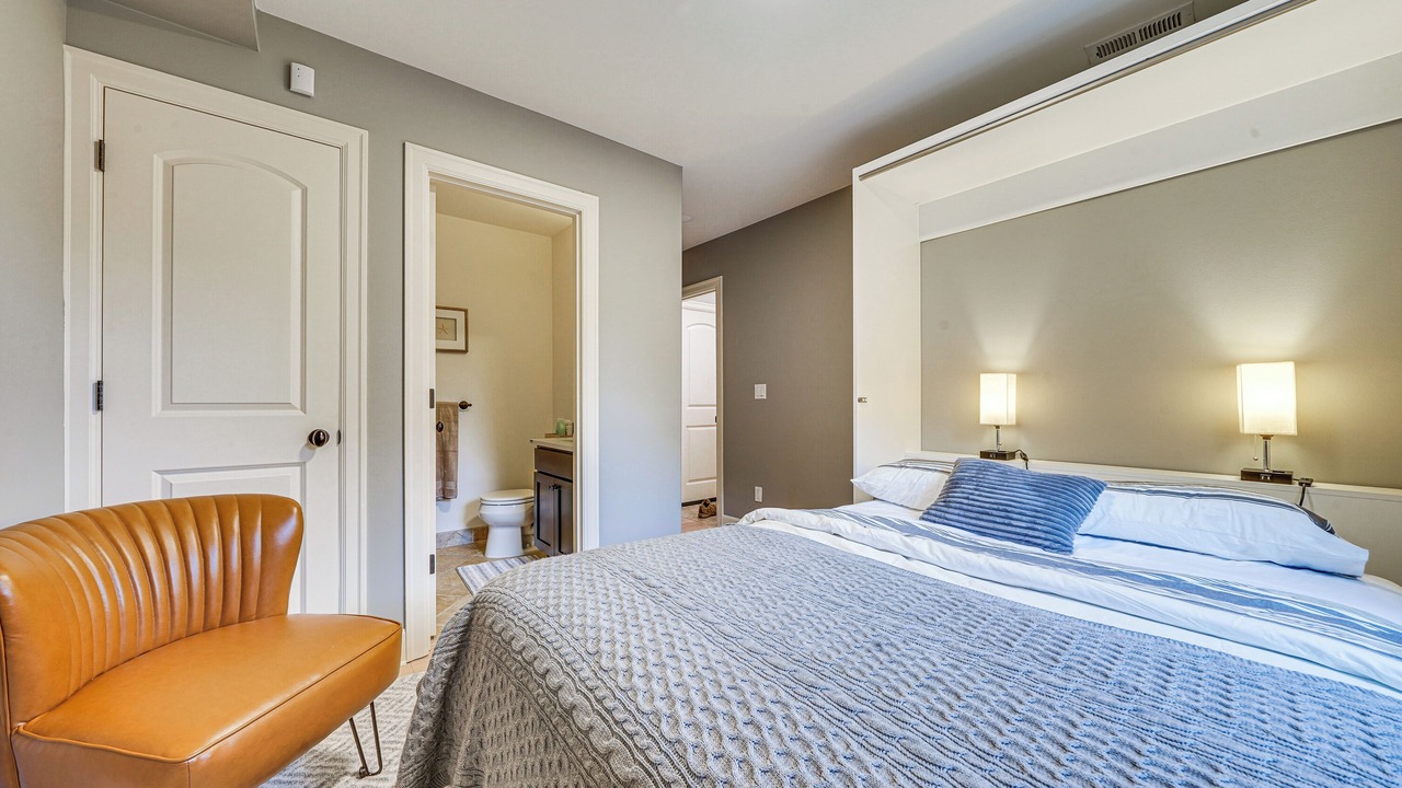 Photo of Bedroom in Central District