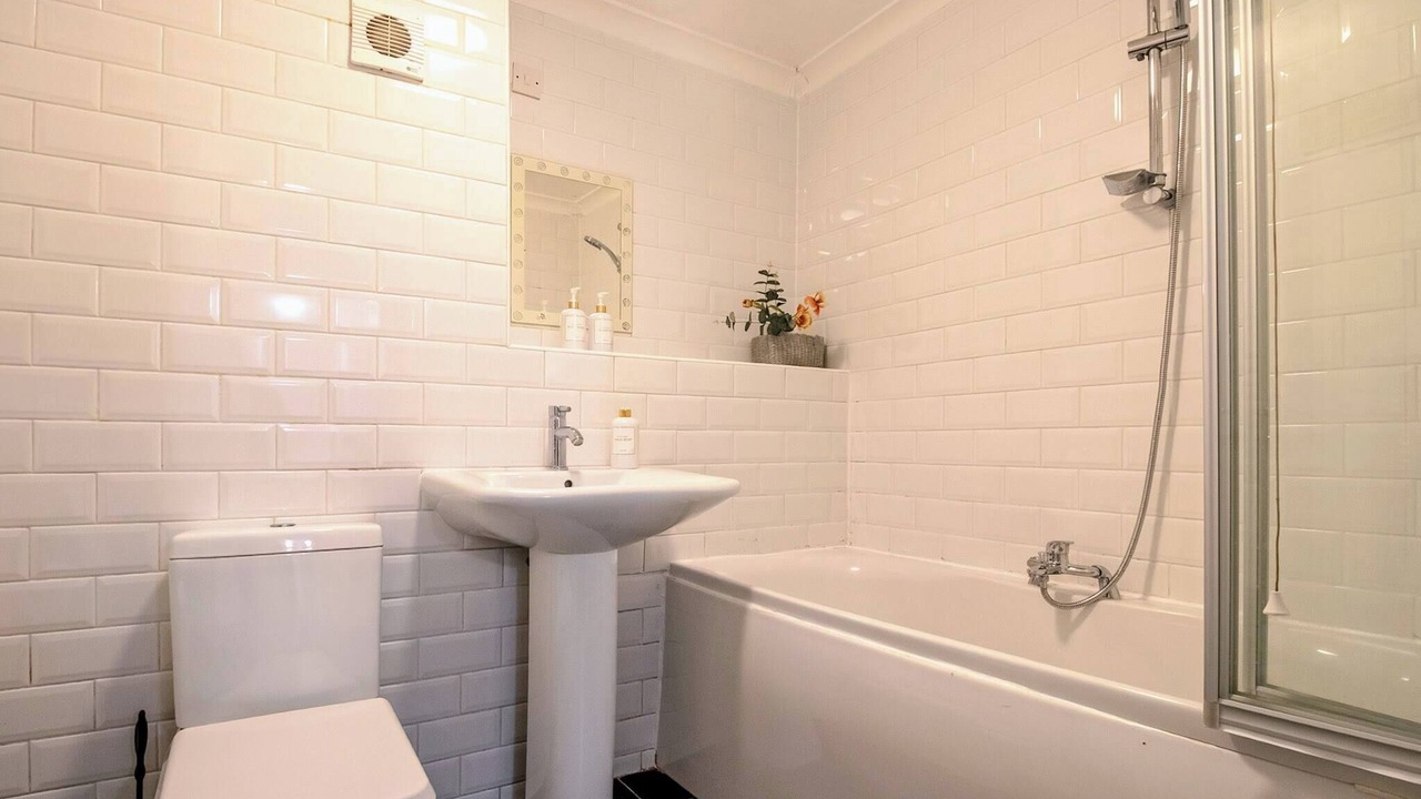 Photo of Bathroom in Central Milton Keynes