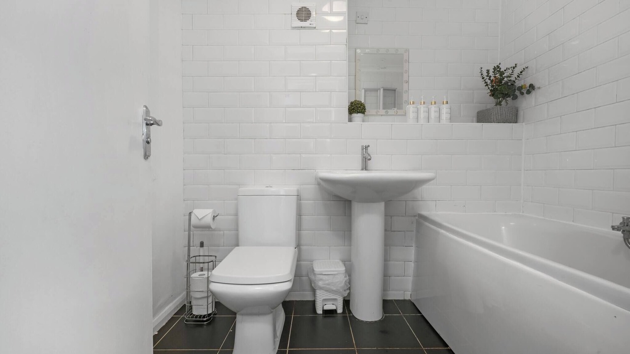 Photo of Bathroom in Central Milton Keynes