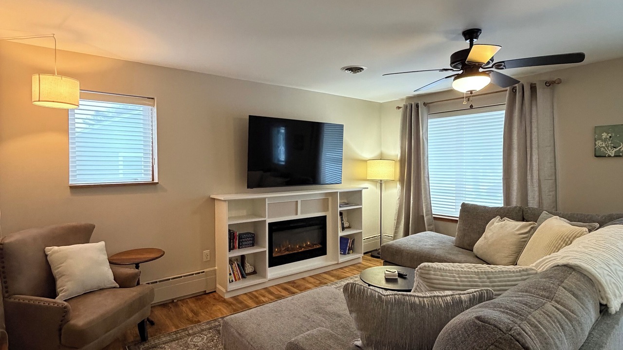 Photo of Livingroom in North Tonawanda