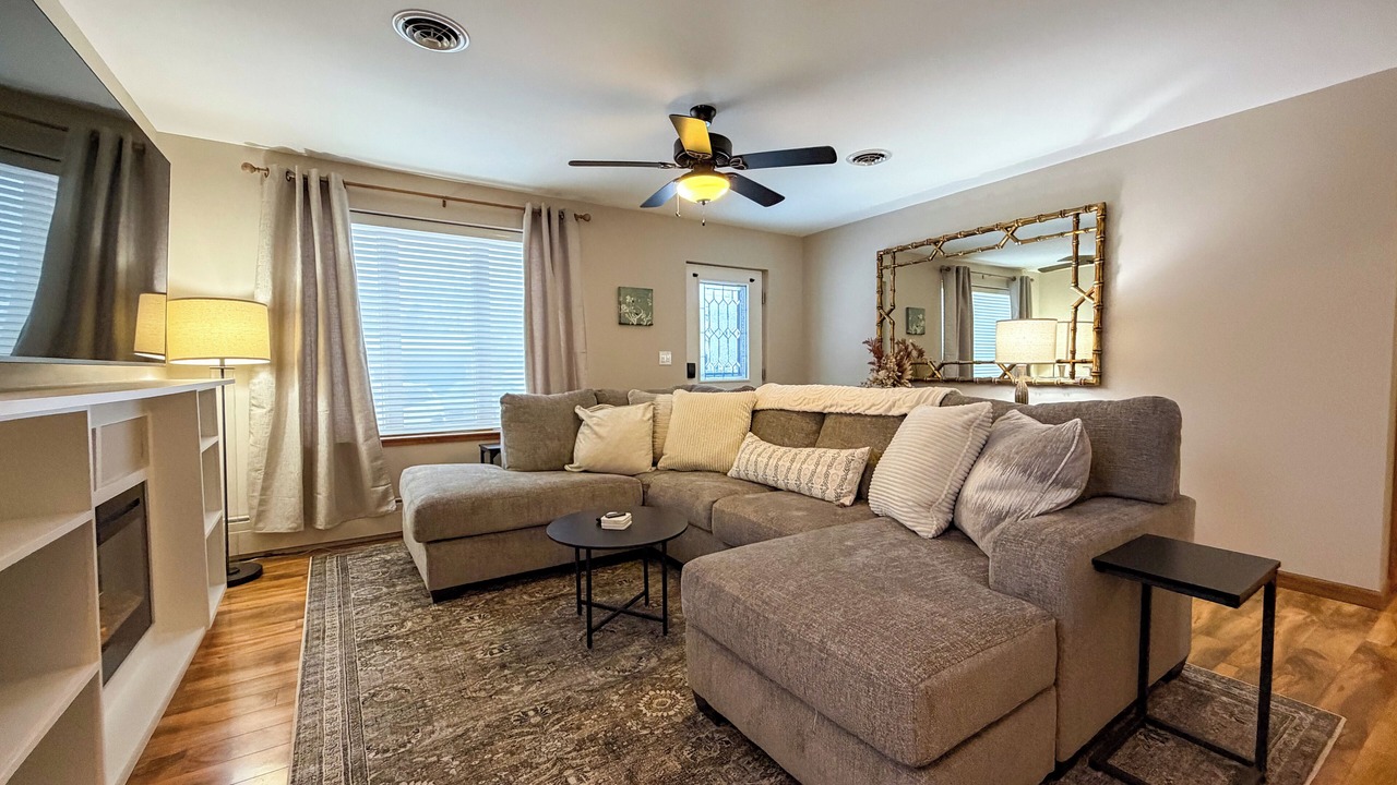 Photo of Livingroom in North Tonawanda