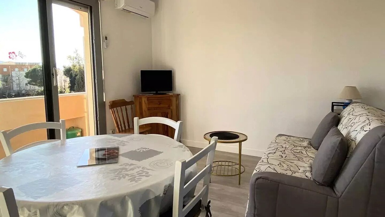 Photo of Livingroom in Le Port