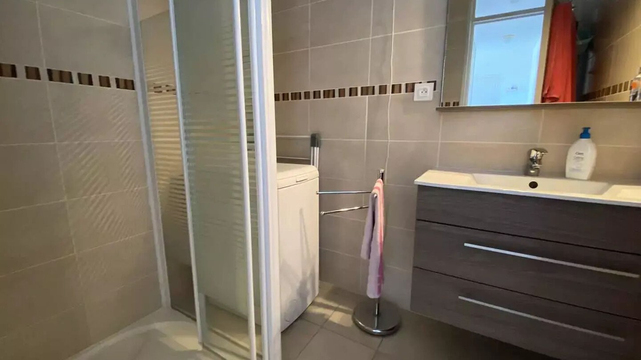 Photo of Bathroom in La Jetee