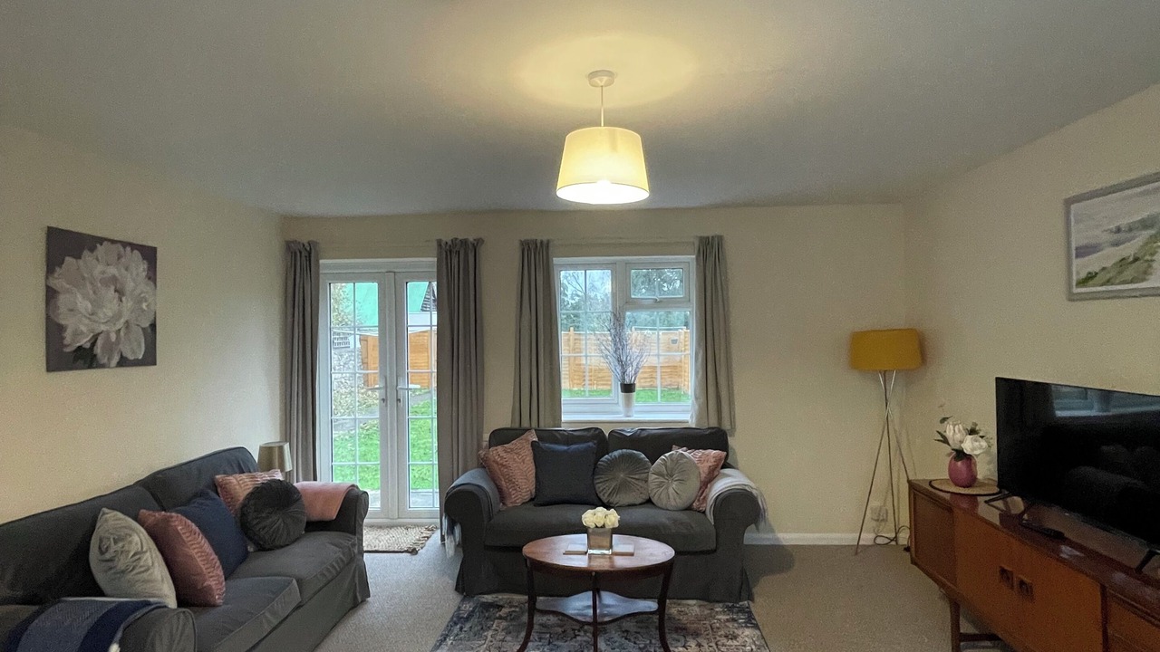 Photo of Livingroom in Wheatley