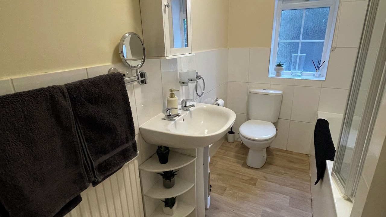 Photo of Bathroom in Wheatley