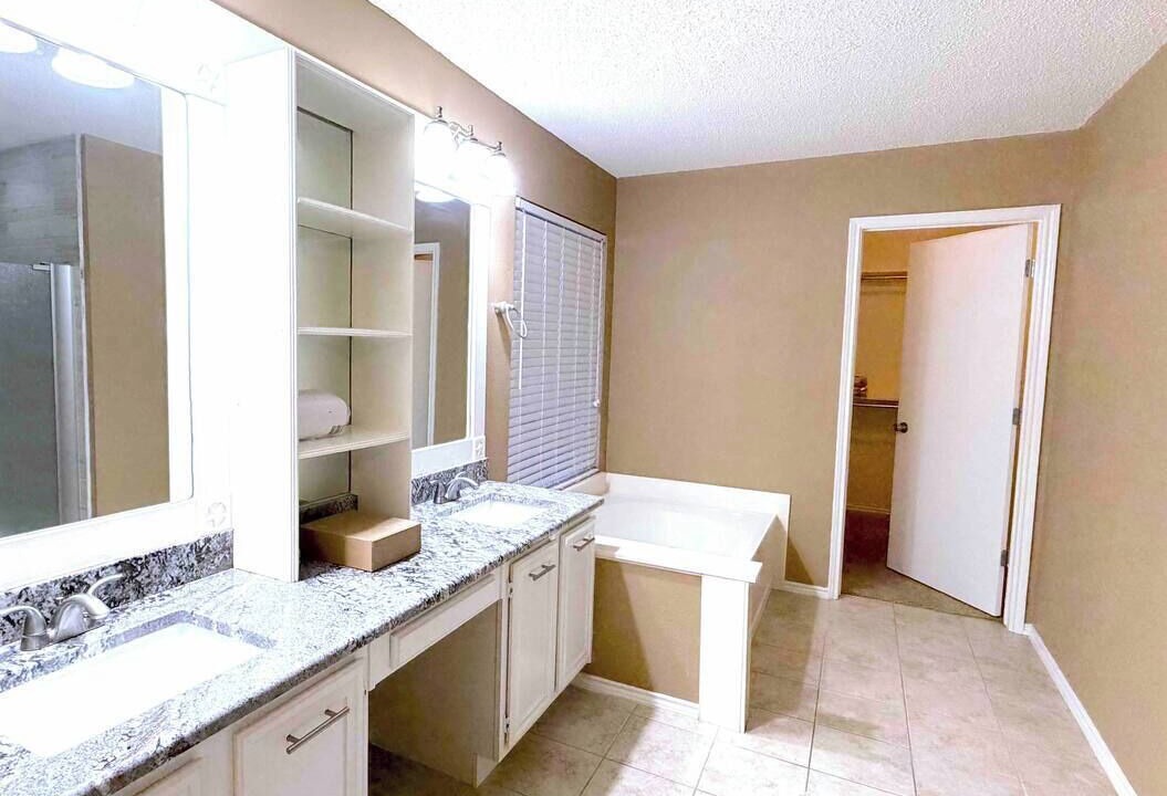 Photo of Bathroom in Lake Dallas