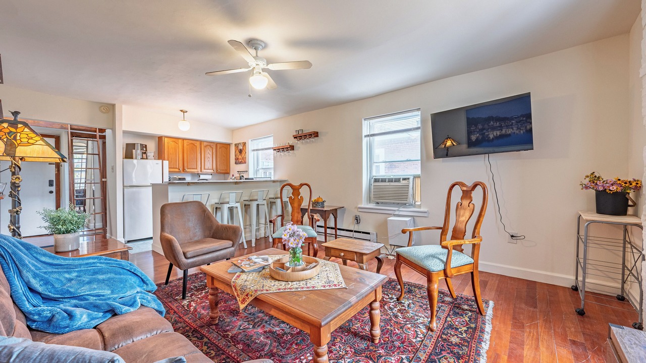 Photo of Livingroom in Spring Garden