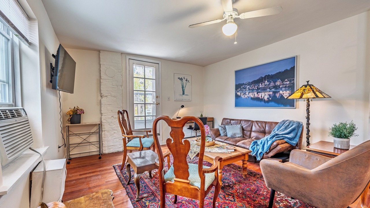 Photo of Livingroom in Spring Garden