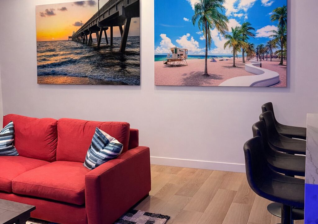 Photo of Livingroom in Golden Glades
