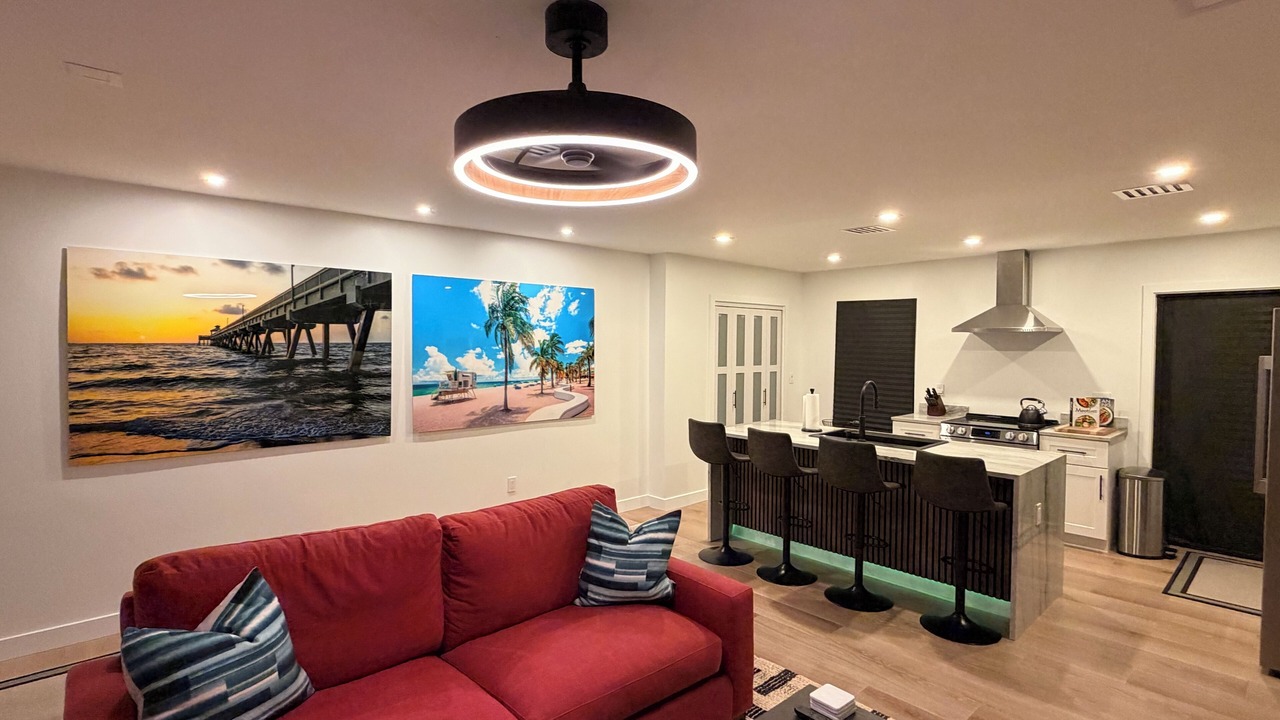 Photo of Livingroom in Golden Glades