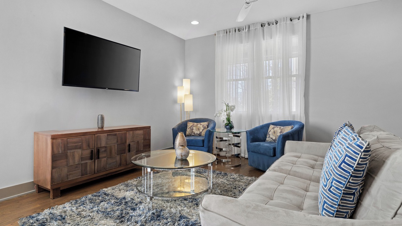 Photo of Livingroom in Historic Waverly