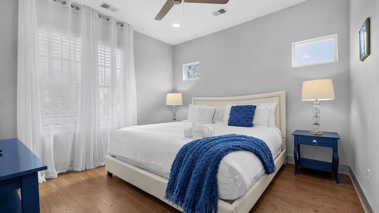Photo of Bedroom in Historic Waverly