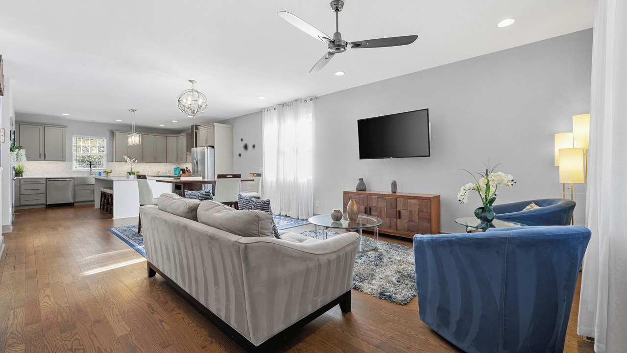 Photo of Livingroom in Historic Waverly