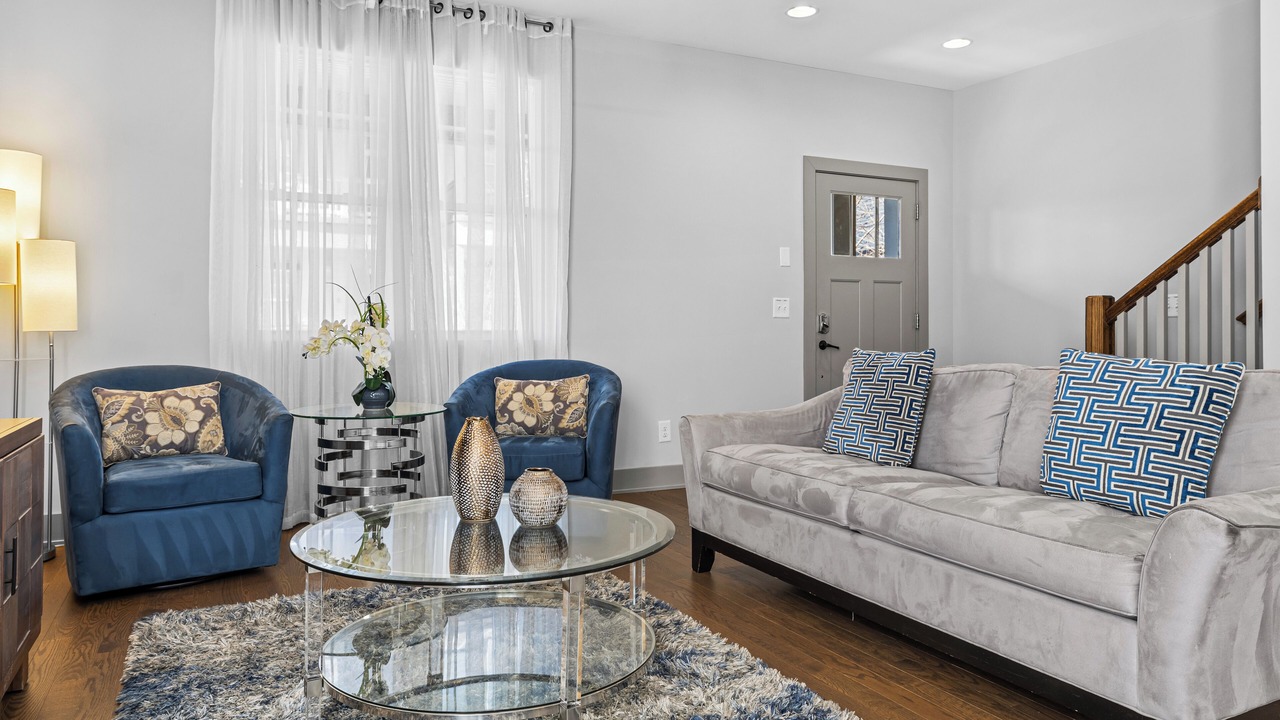 Photo of Livingroom in Historic Waverly