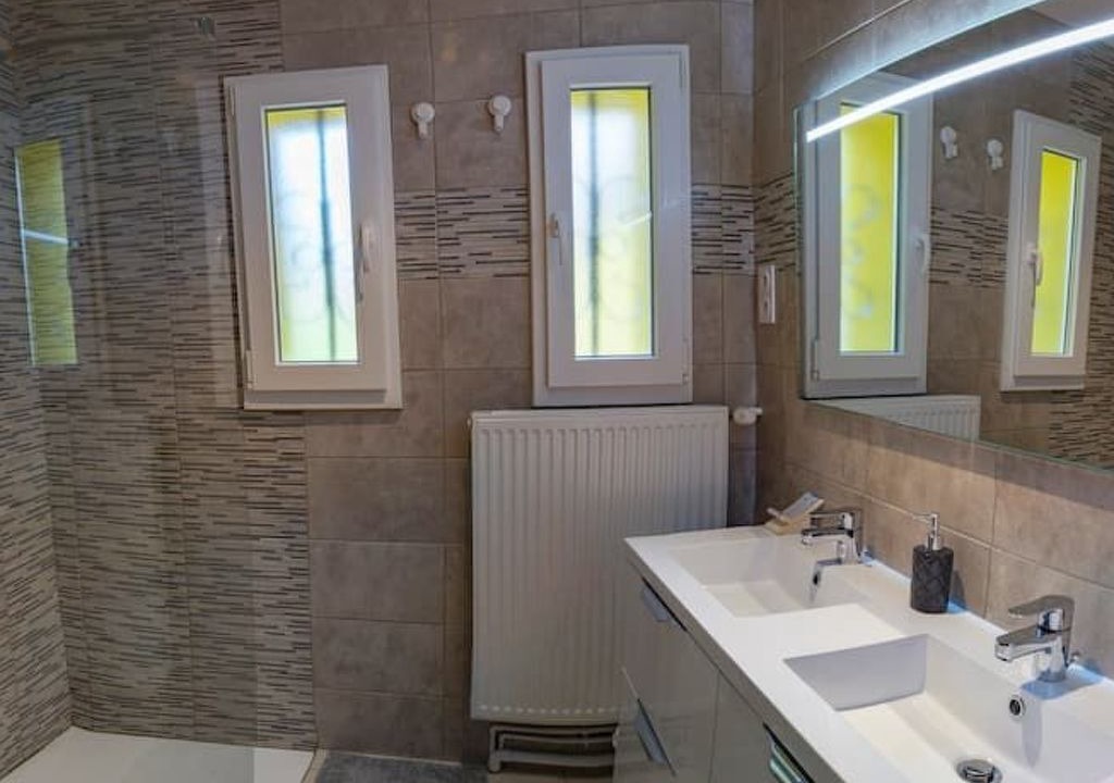 Photo of Bathroom in Renwez
