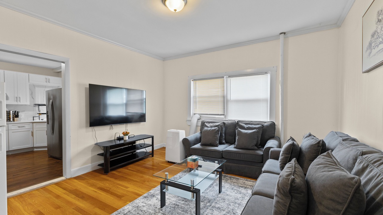 Photo of Livingroom in Nonantum