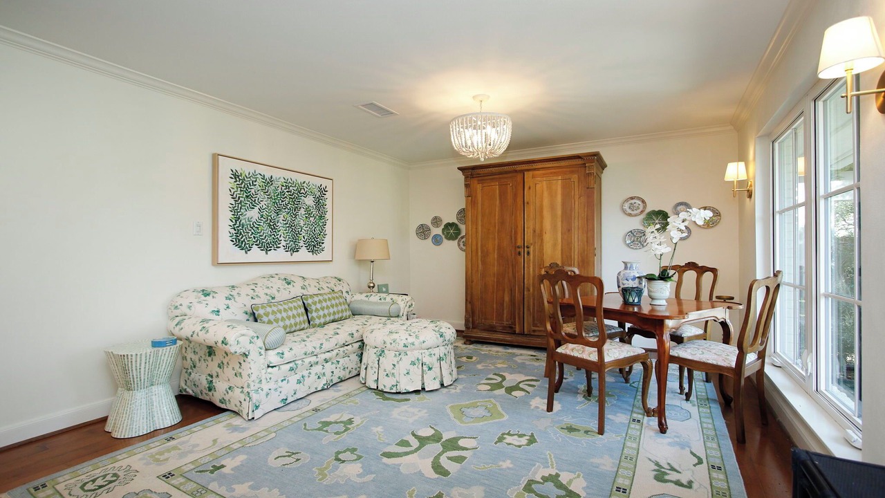 Photo of Livingroom in Memorial