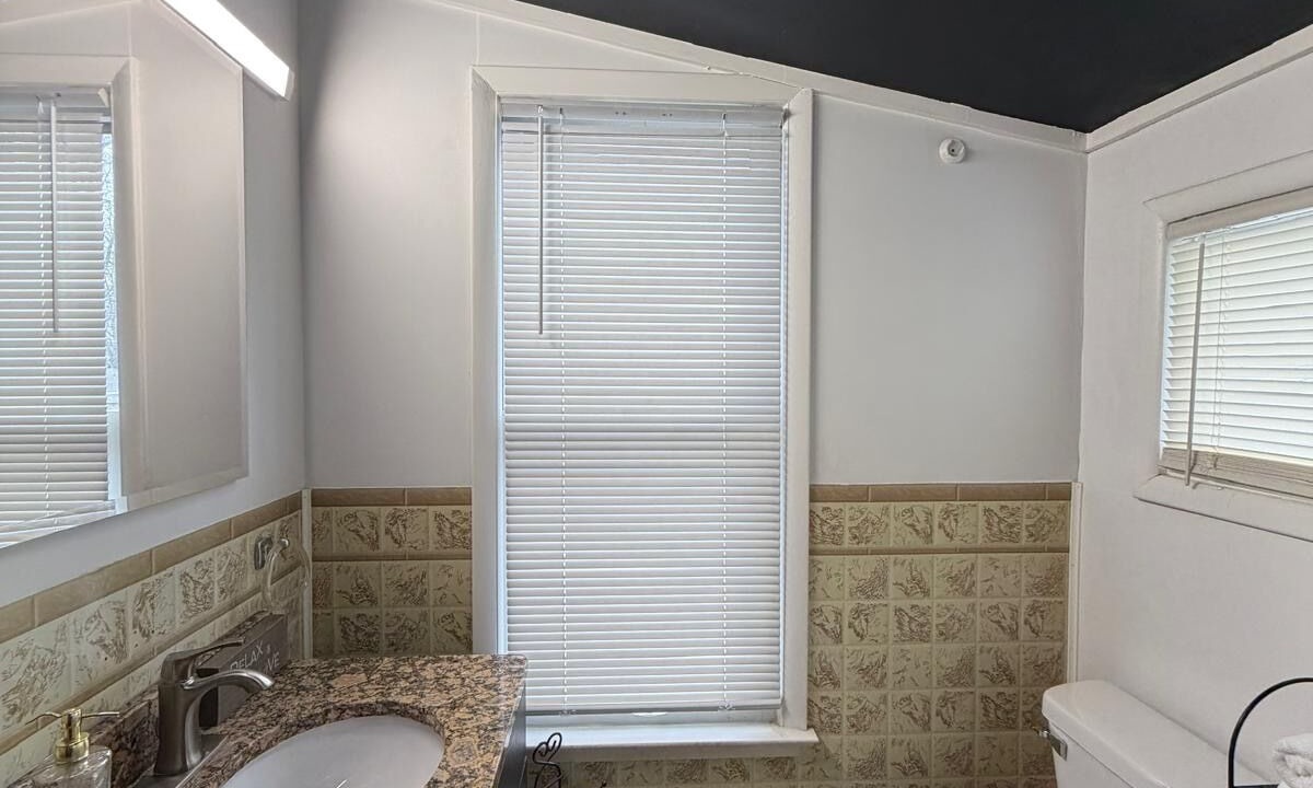 Photo of Bathroom in Capitol Park