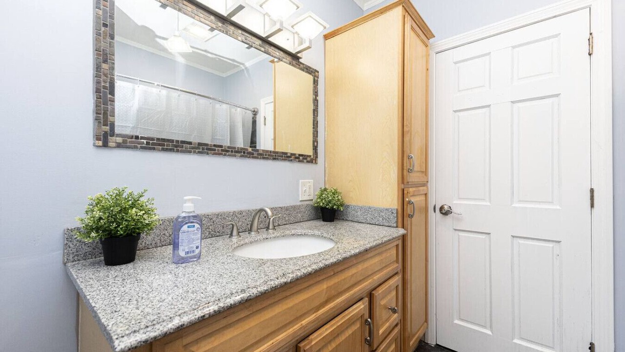 Photo of Bathroom in Roxbury