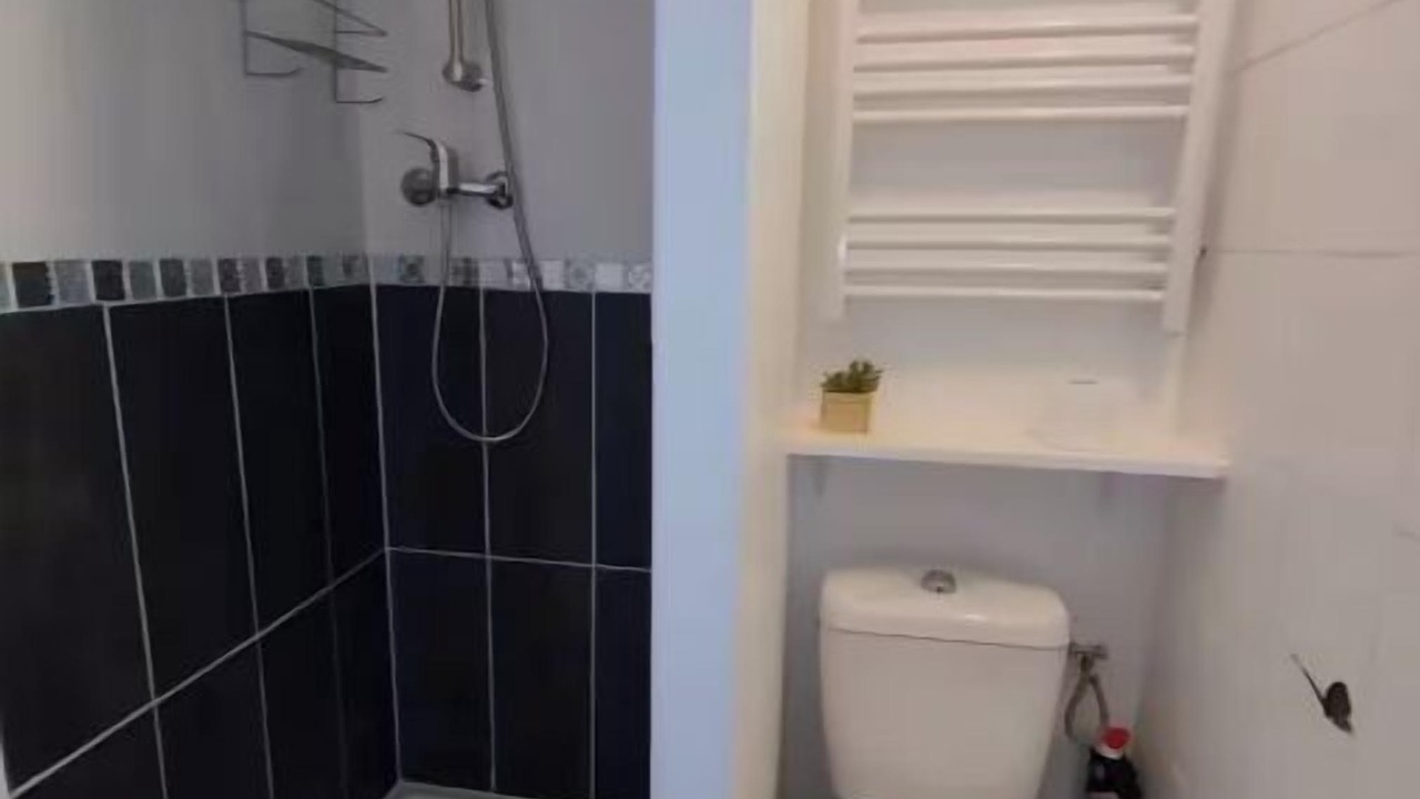 Photo of Bathroom in Drancy