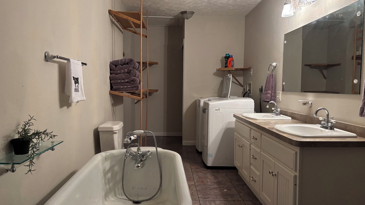 Photo of Bathroom in Hebron