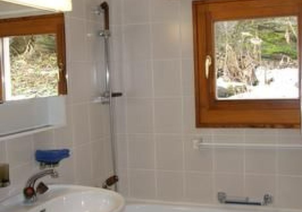 Photo of Bathroom in Maloja