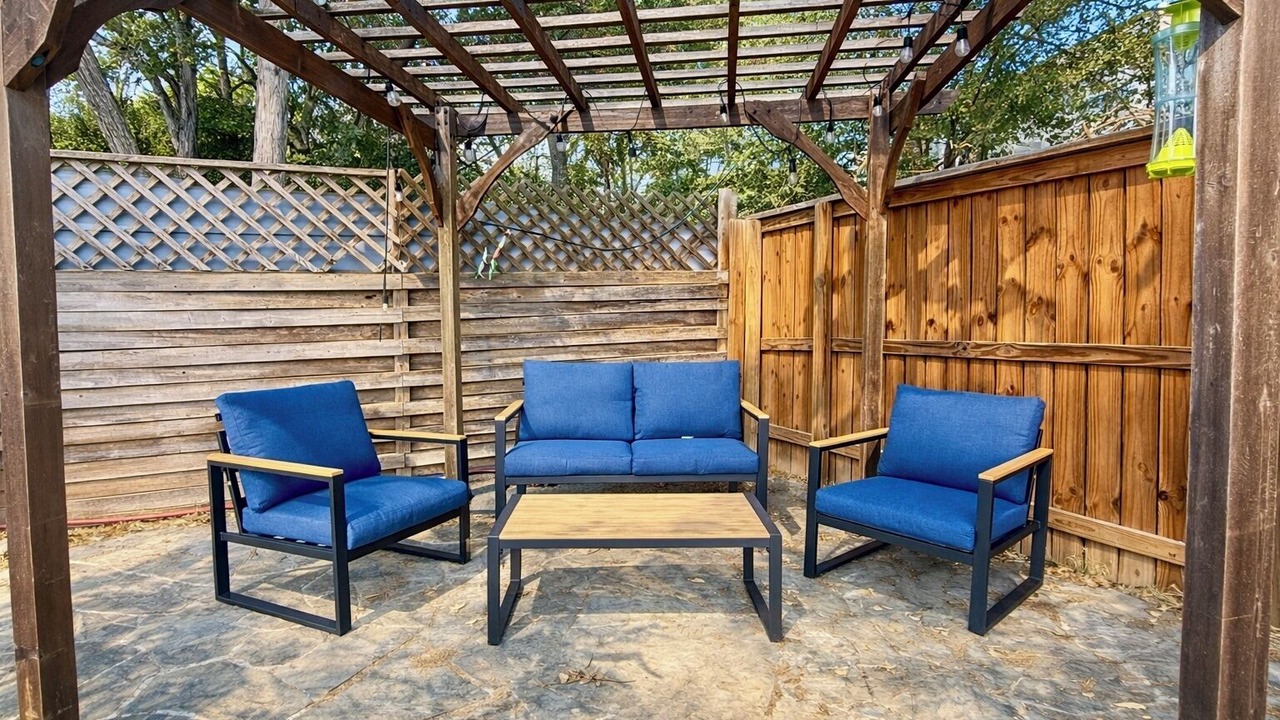 Photo of Patio Balcony in Hill Country