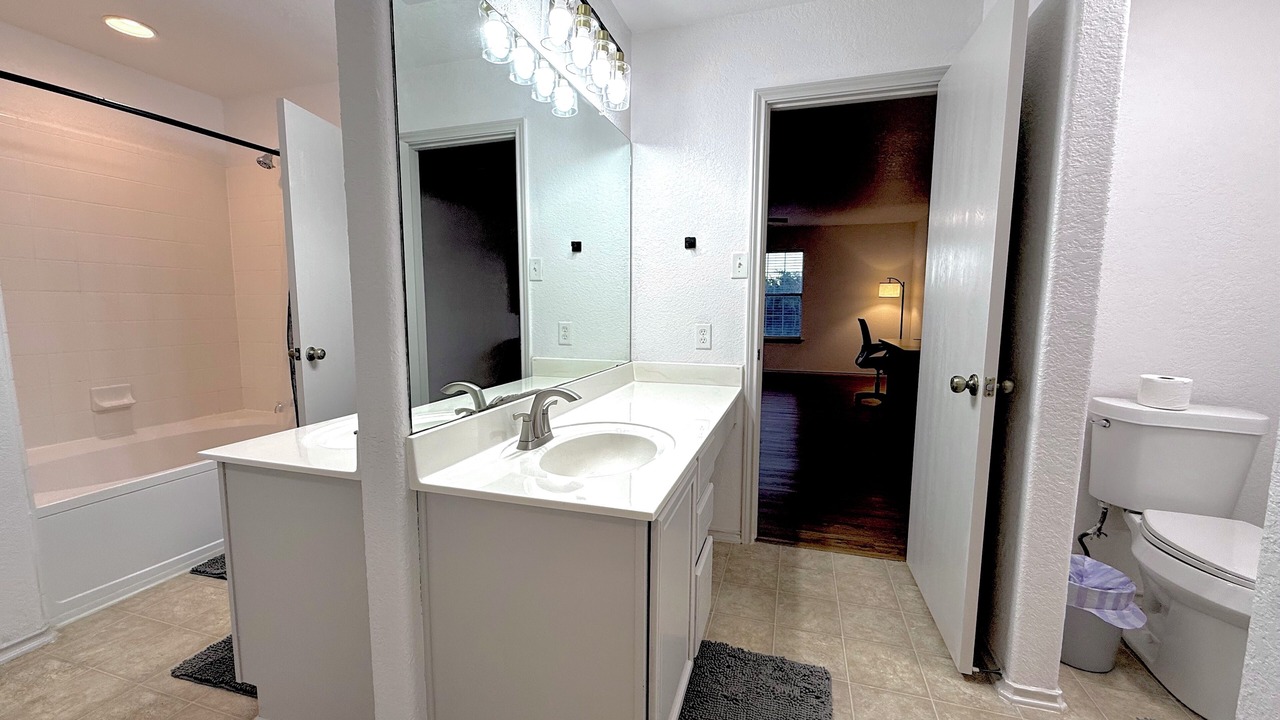 Photo of Bathroom in Hill Country