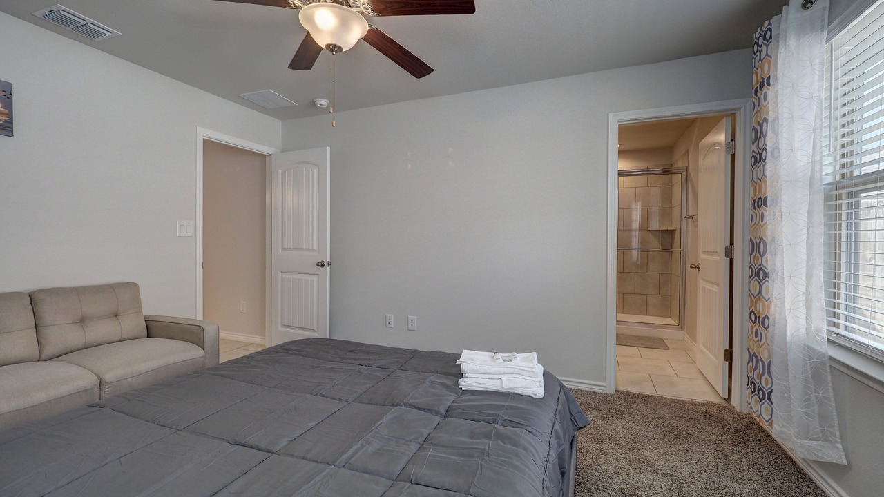 Photo of Bedroom in South Side