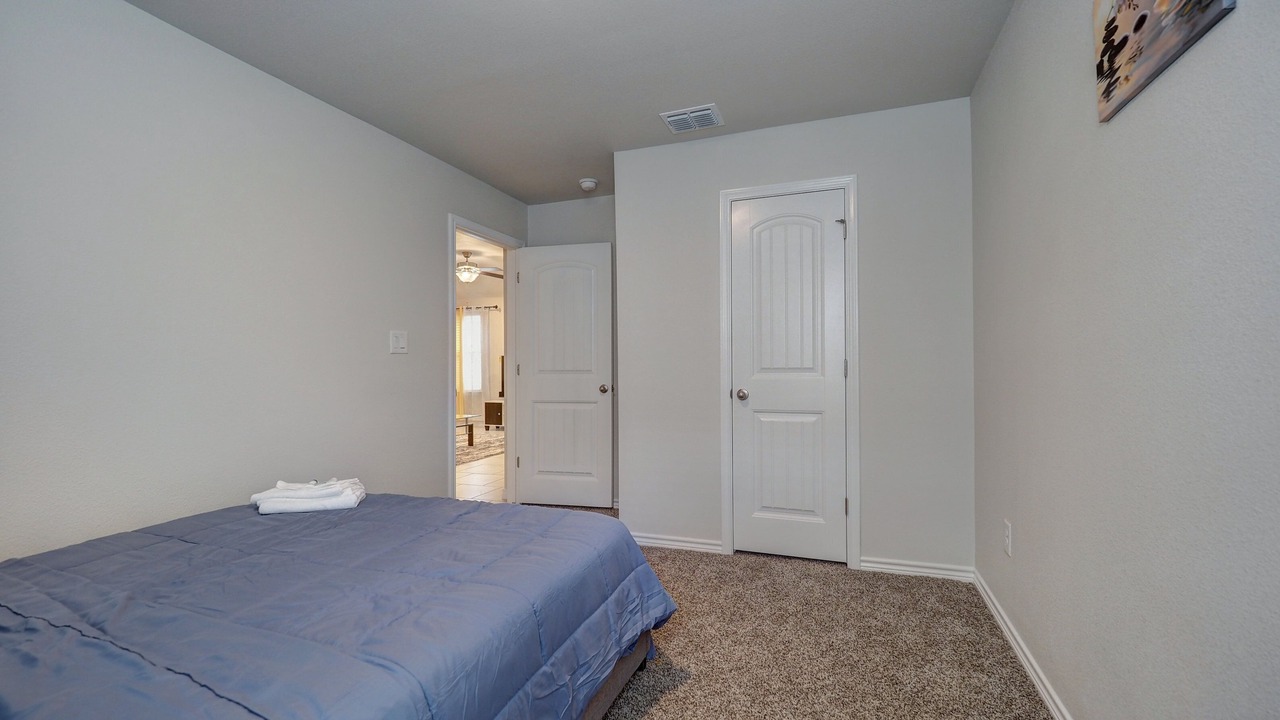 Photo of Bedroom in South Side
