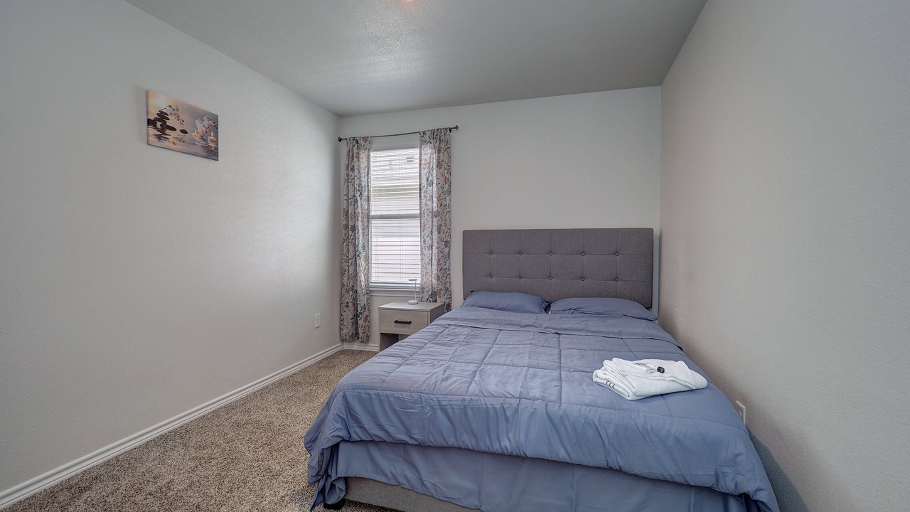 Photo of Bedroom in South Side