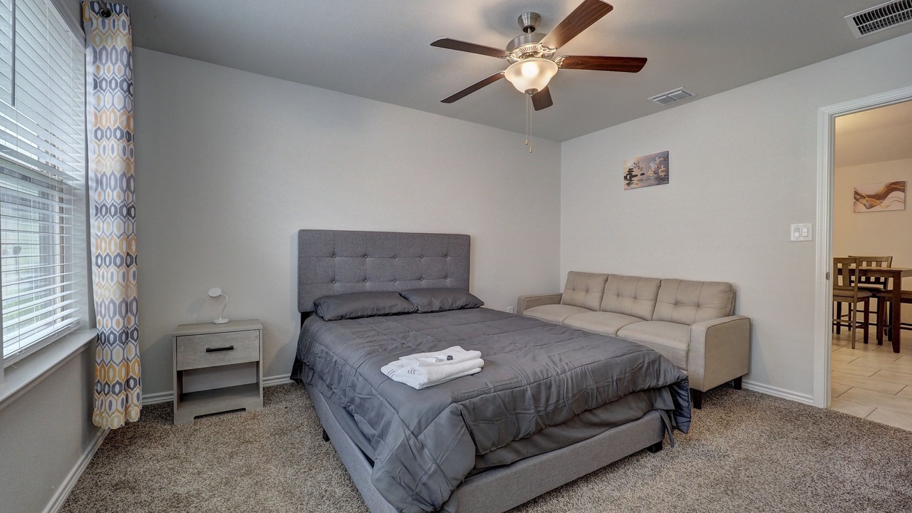 Photo of Bedroom in South Side