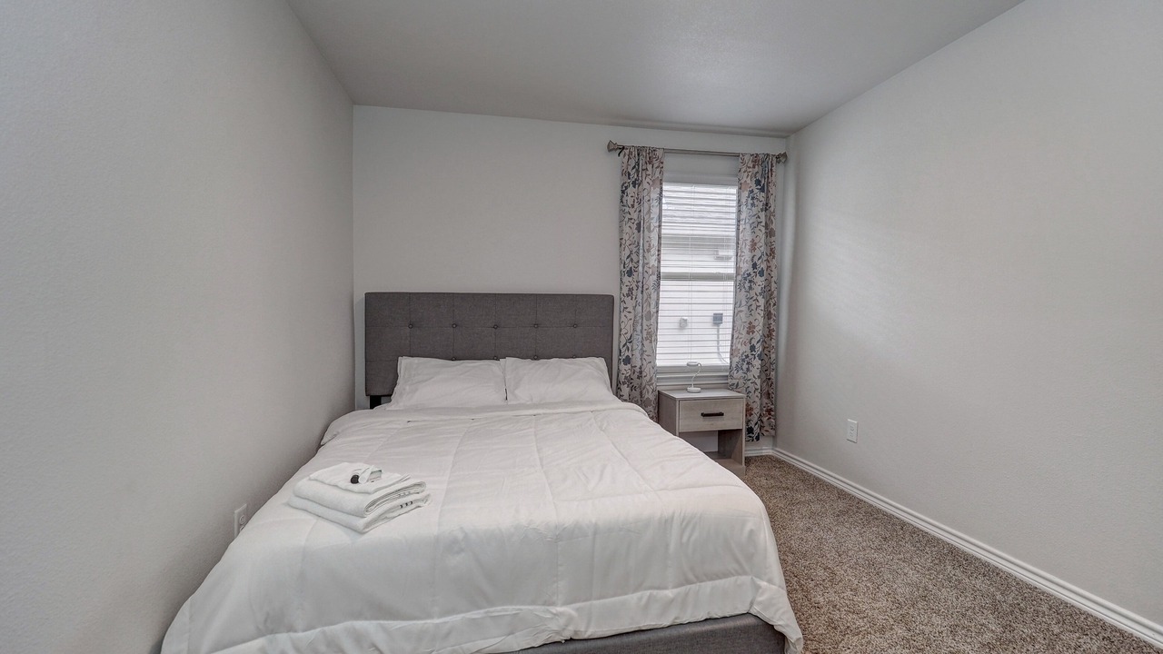 Photo of Bedroom in South Side