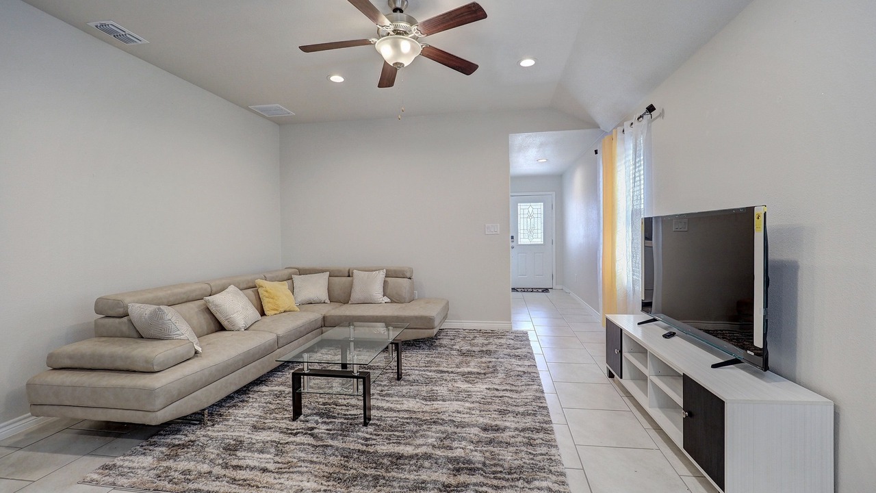 Photo of Livingroom in South Side