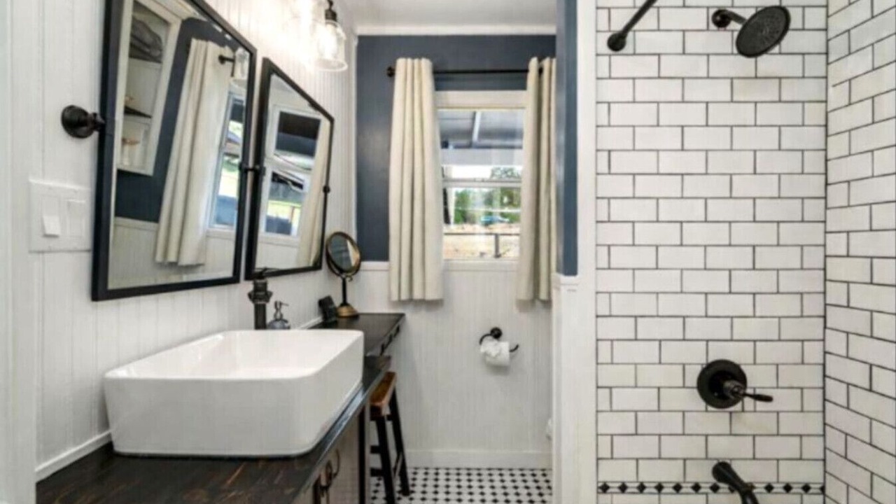 Photo of Bathroom in Murphys