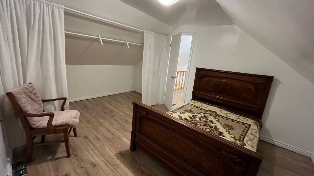 Photo of Bedroom in Pointe-aux-Trembles