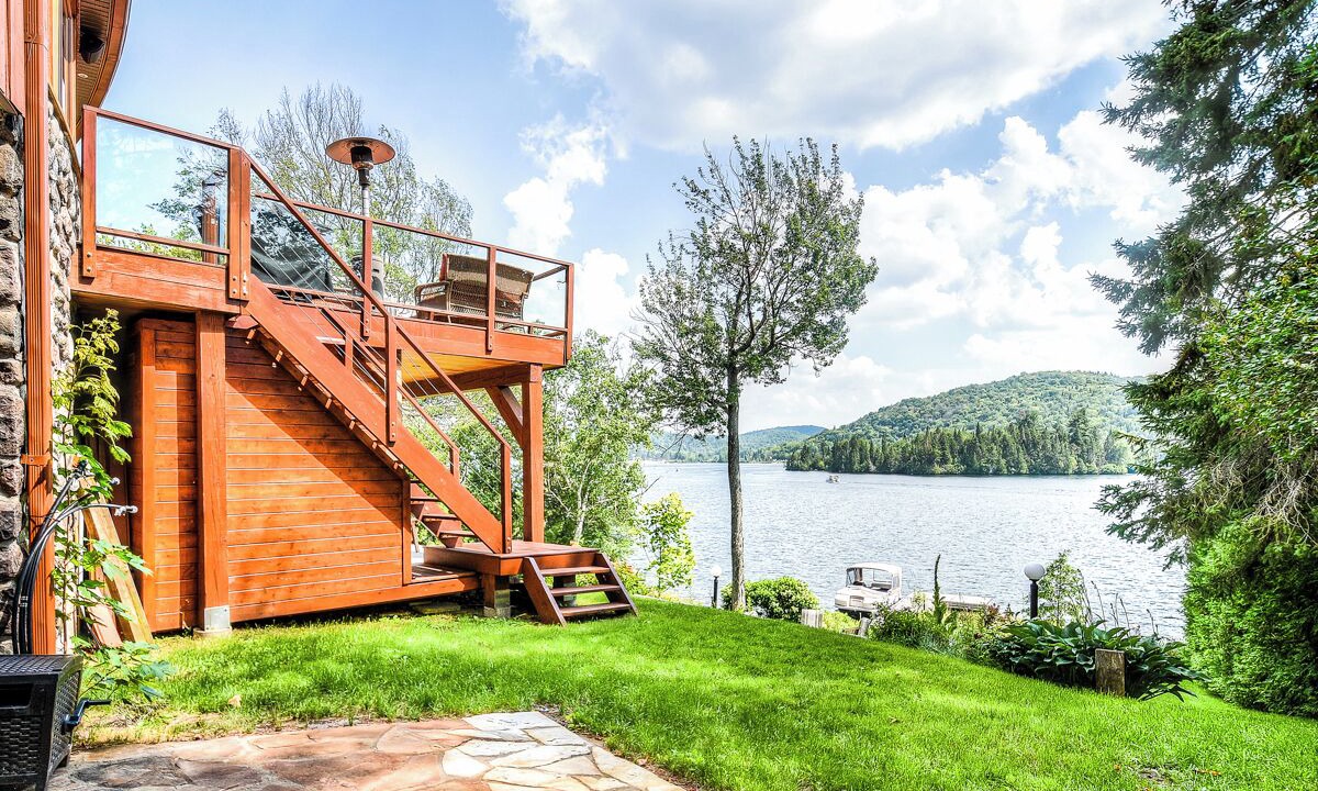 Photo of Patio Balcony in Sainte-Agathe-des-Monts