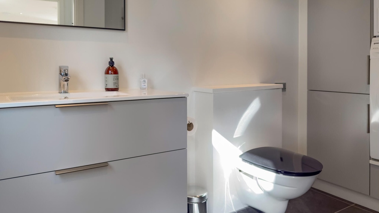 Photo of Bathroom in Beder Malling