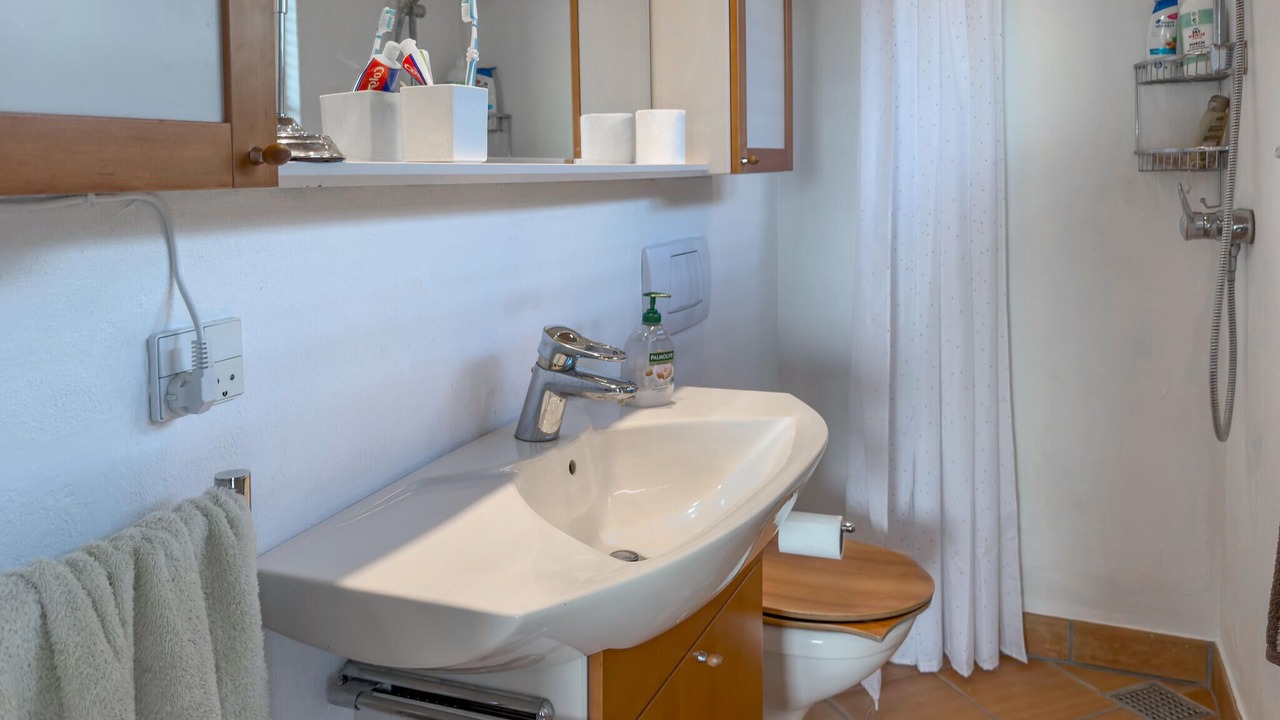 Photo of Bathroom in Beder Malling