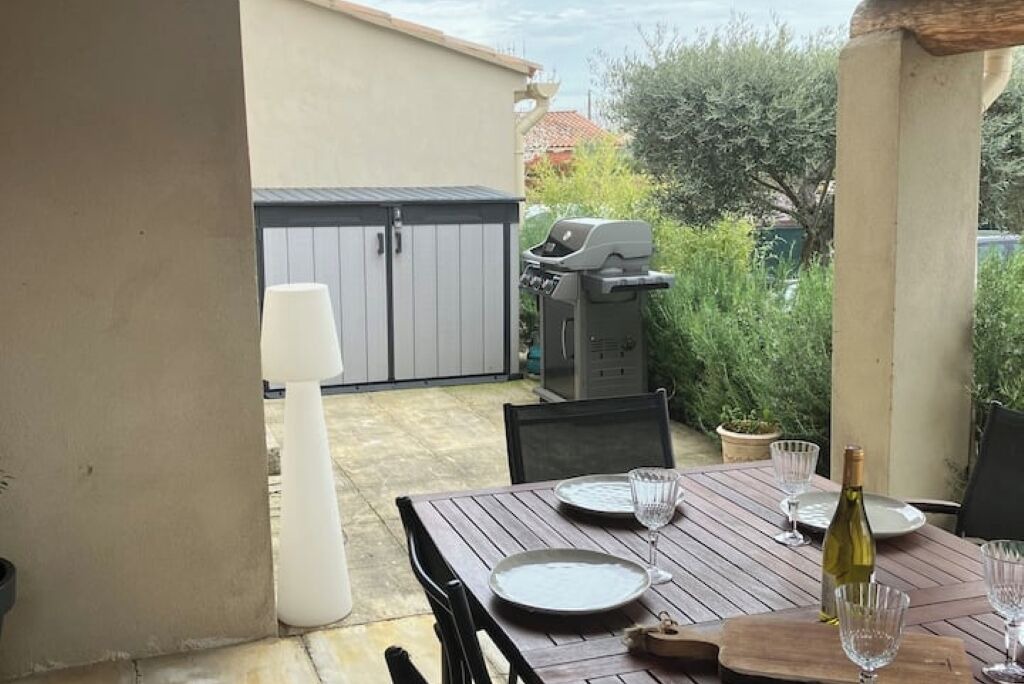 Photo of Outdoor in Tavel