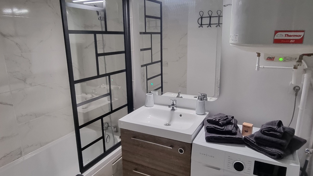 Photo of Bathroom in Cluses