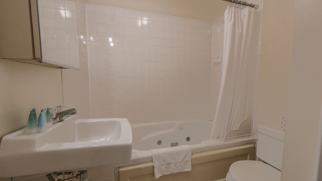 Photo of Bathroom in North End
