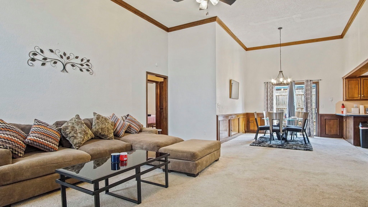 Photo of Livingroom in Midwest City