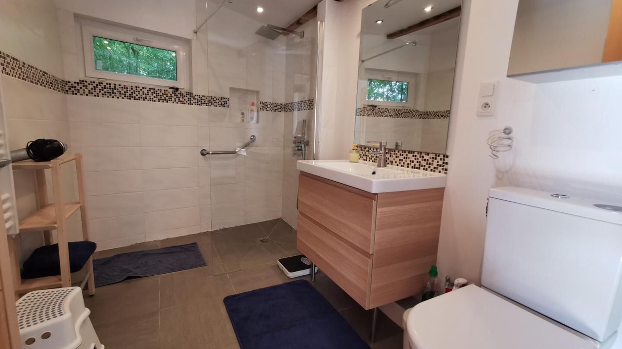 Photo of Bathroom in Espondeilhan