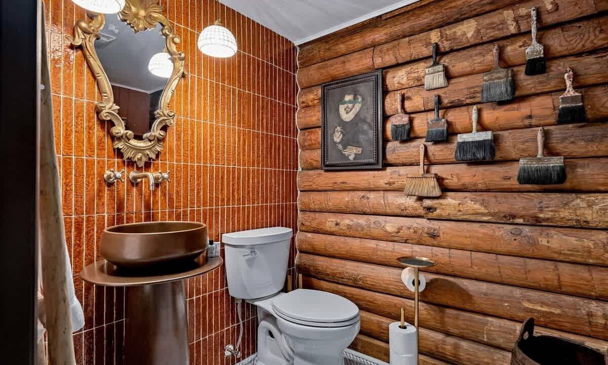 Photo of Bathroom in Skyland