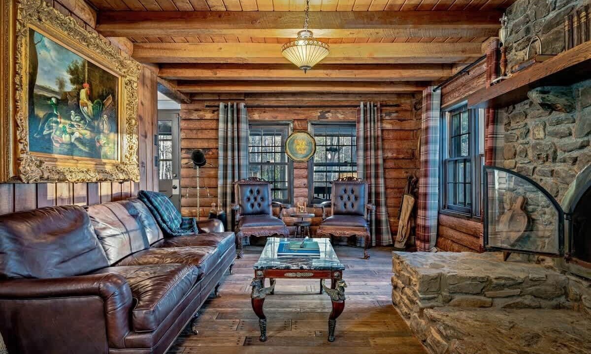 Photo of Livingroom in Skyland