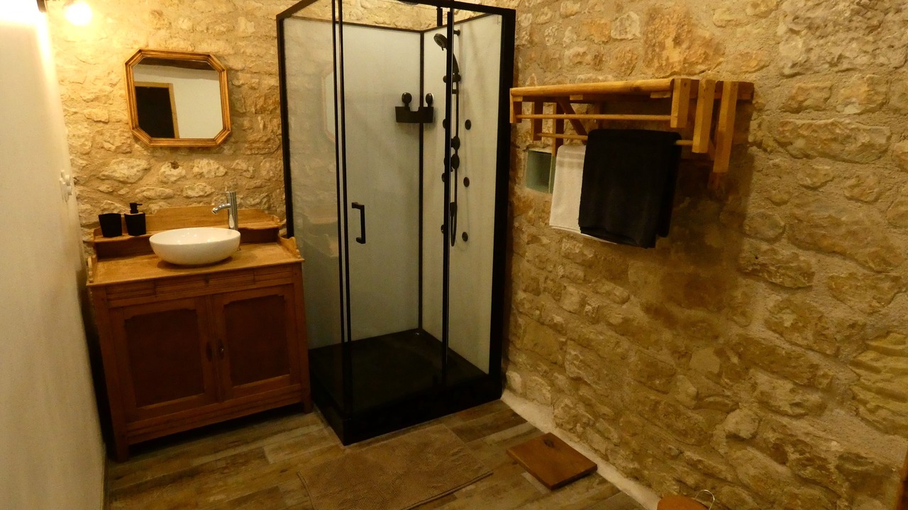 Photo of Bathroom in Loudun