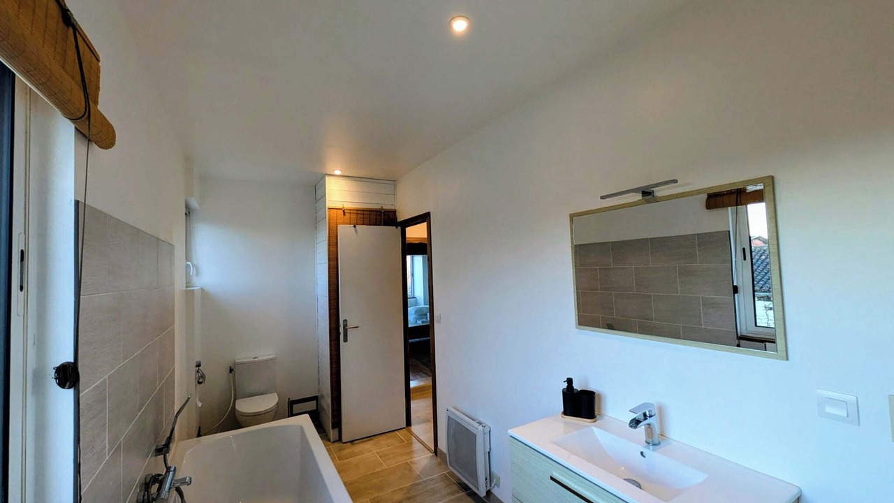 Photo of Bathroom in Loudun